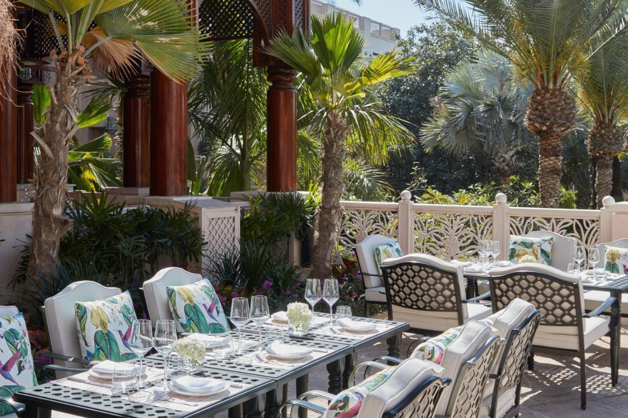 Jumeirah Dar Al Masyaf Dubai Bagian luar foto The Palace's outdoor dining area