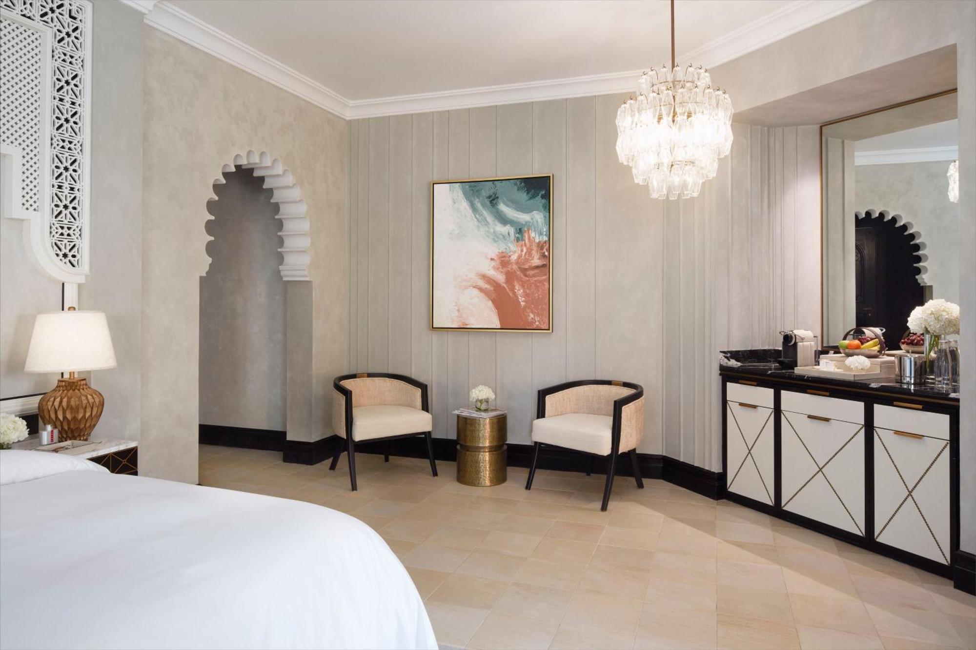 Jumeirah Dar Al Masyaf Dubai Bagian luar foto A guest room at The St. Regis